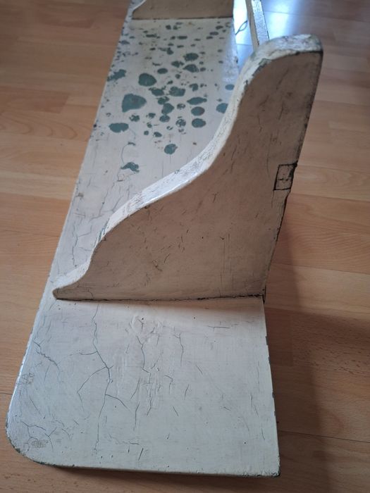Stara, vintage ręcznie wykonana półka o wymiarach 101 cm na 24 cm. Wys