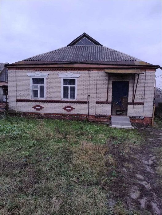Продам пол дома 63м2 кирпичный в г.Мерефа. Под ремонт   SM