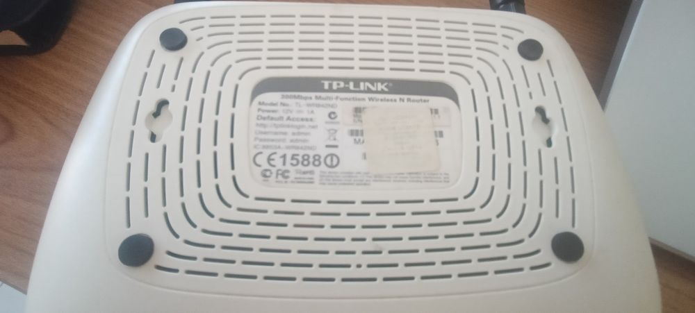 Router wireless TP link WR842ND