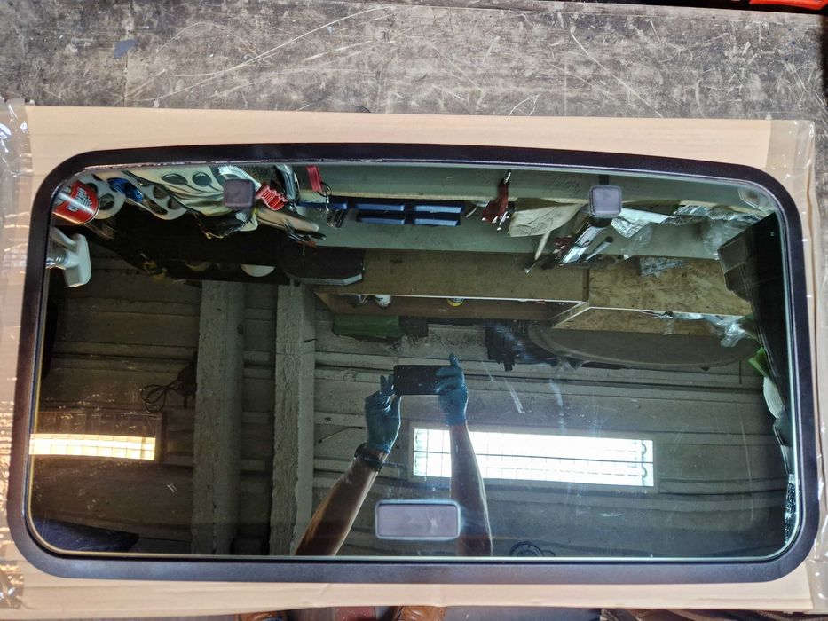 Szyberdach uniwersalny BRITAX 86 x 46cm Lustrzane Szkło, Bus Camper