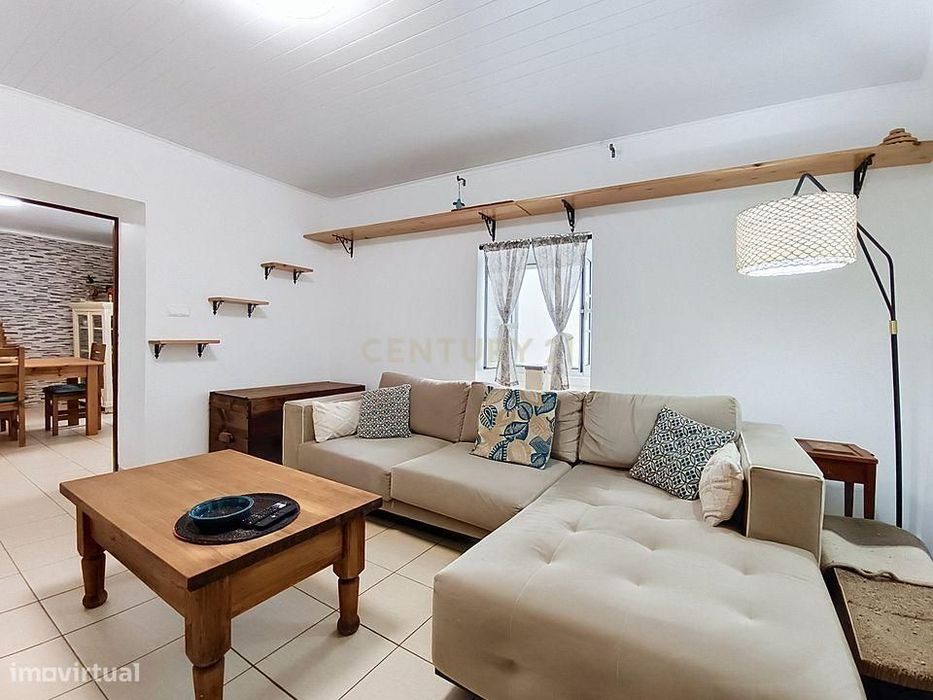 Moradia T2 no Centro da Vila do Nordeste | Jardim e Excelente Potencia