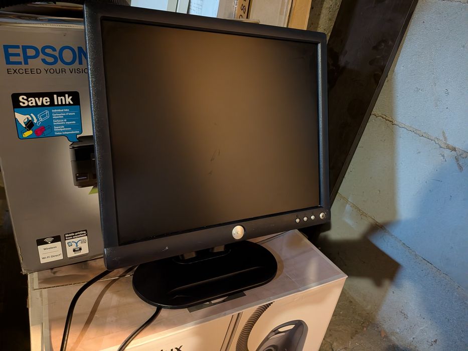 Monitor Dell 19 4:3 sprawny