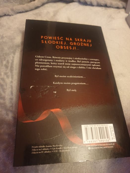 Sylvia Day , płomień Crossa