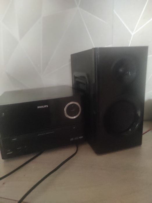 Wieża audio Philipsa.