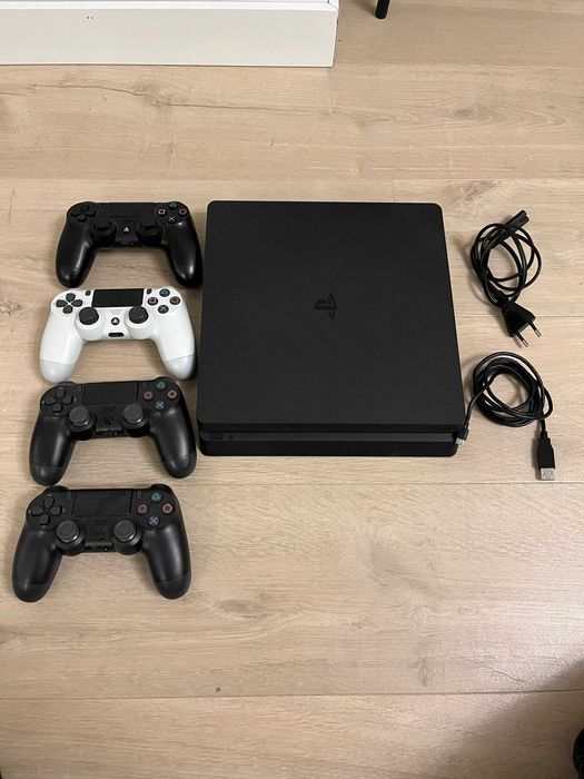 Konsola PS4 slim 2216A