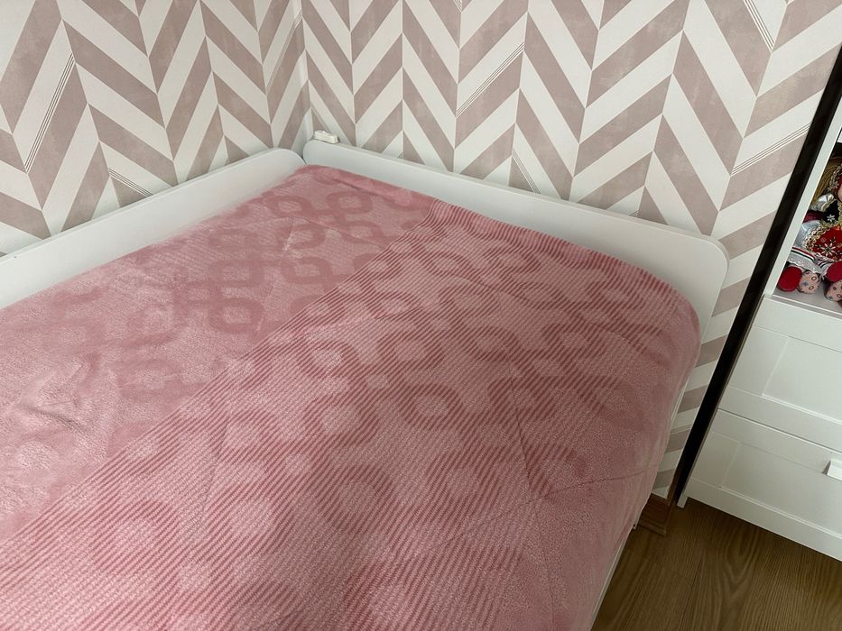 Cama solteiro com arrumação 90x200