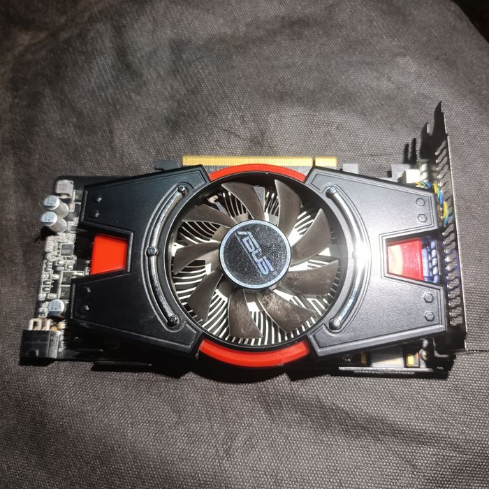 Видеокарта ASUS GeForce GTX 550 Ti