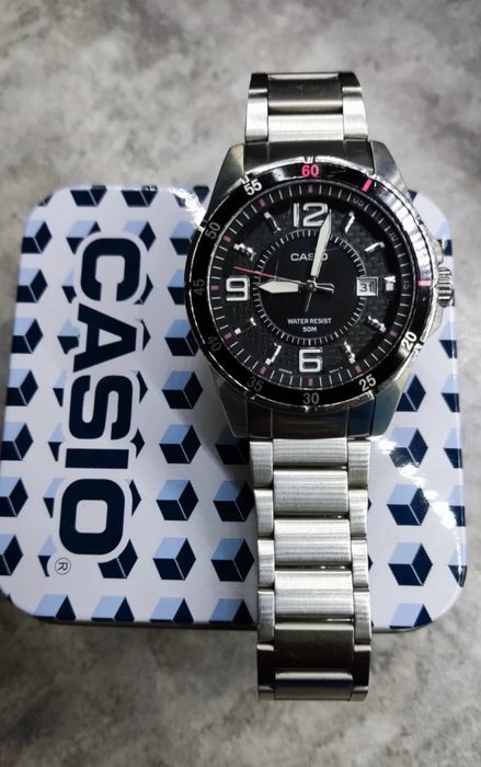 Meski zegarek Casio MTP-1310D|
Klasyk | Stal szlachetna
43-46 mm · Bar