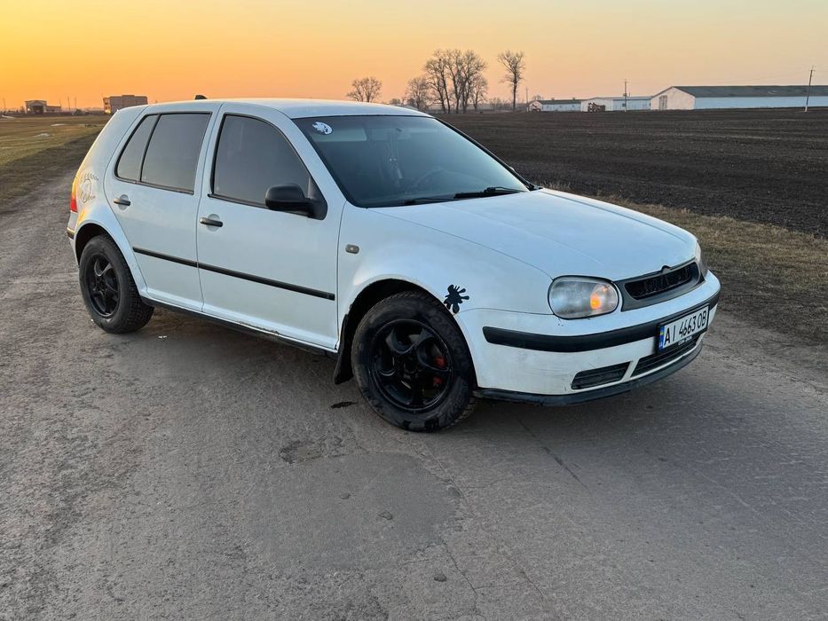 Golf 4  -1,6 бензин 8 клапанний MPI