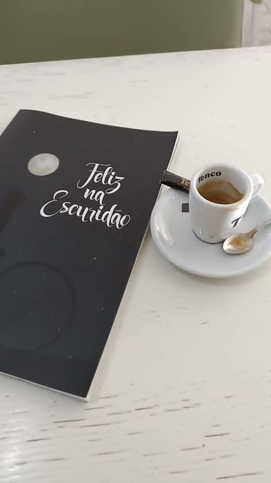 Livro Inspirador Feliz na Escuridão