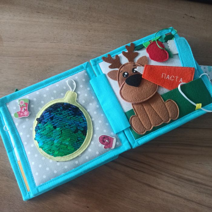 Sensoryczna książeczka w stylu Montessori