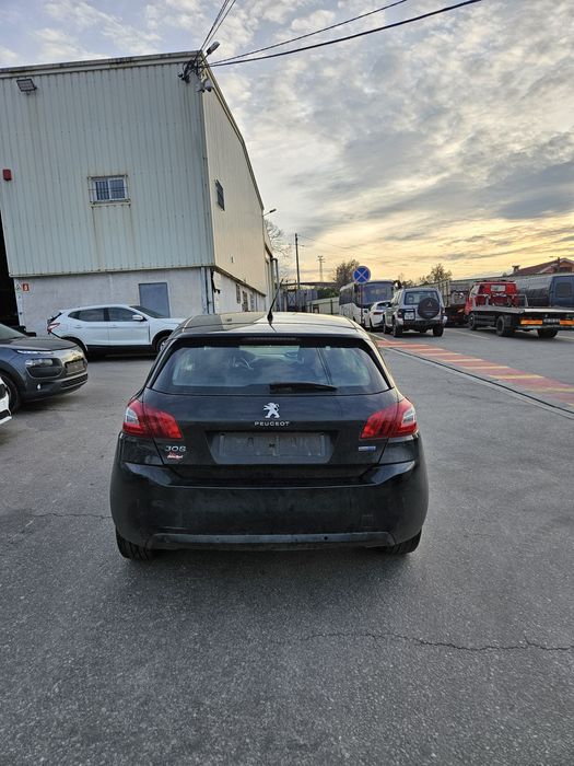 Peugeot 308 II 1.6 BlueHDi de 2016 para peças
