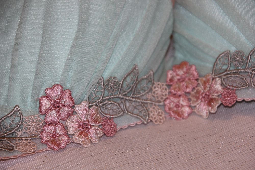 Komplet bielizny z haftem M