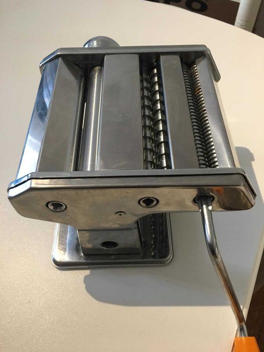 Máquina Manual de Fazer Massa Fresca – Emi Style