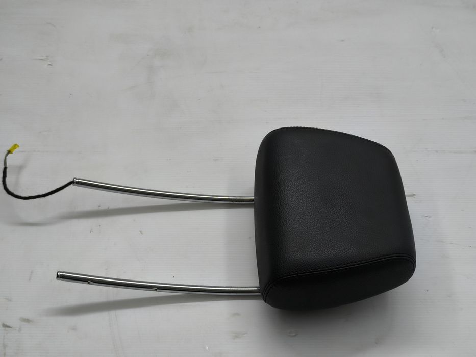 Zagłówek prawy przód e-klasa w212