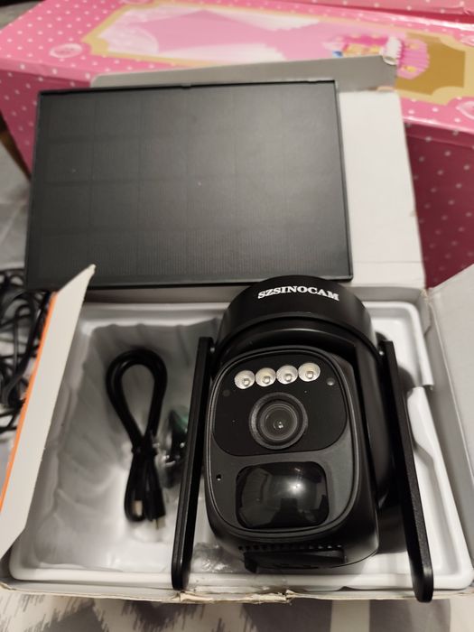 Câmera de Vigilância com Painel Solar