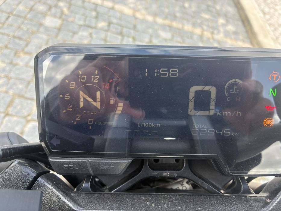 Honda cb650r Neo sports café