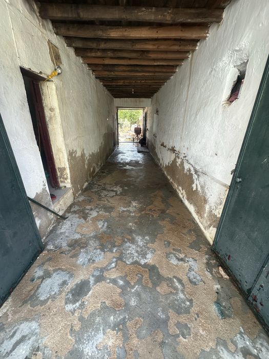Vendo 2 casas em estado de ruína mais terreno com 1.000m2!