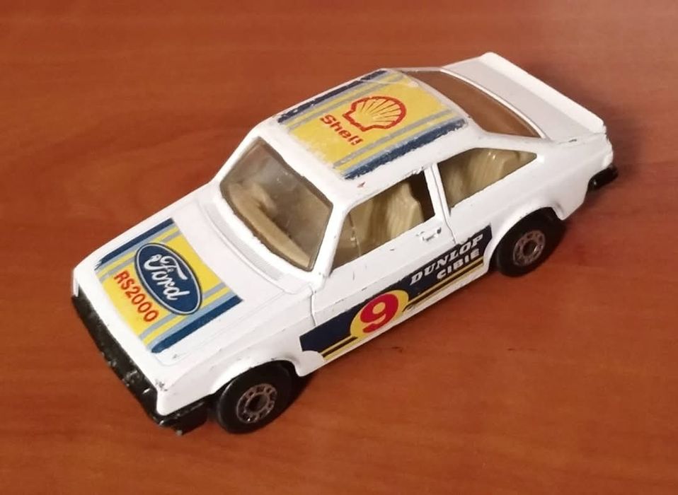 Miniatura antiga - Ford Escort RS2000 - Matchbox Superfast