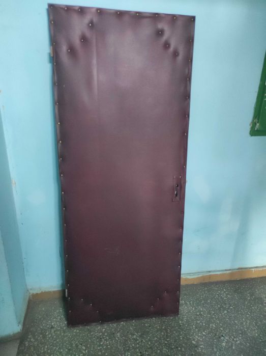Вхідні дерев'яні двері