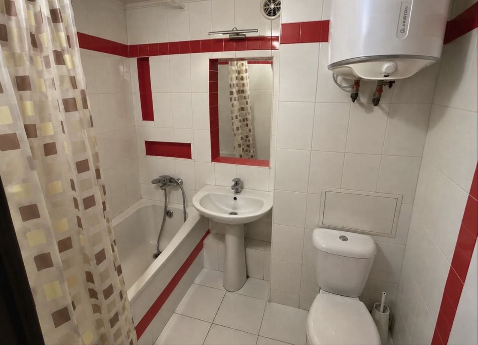 Продам 1 к.кв. 5/9 S-37м2. на Алексеевке ( Класс )