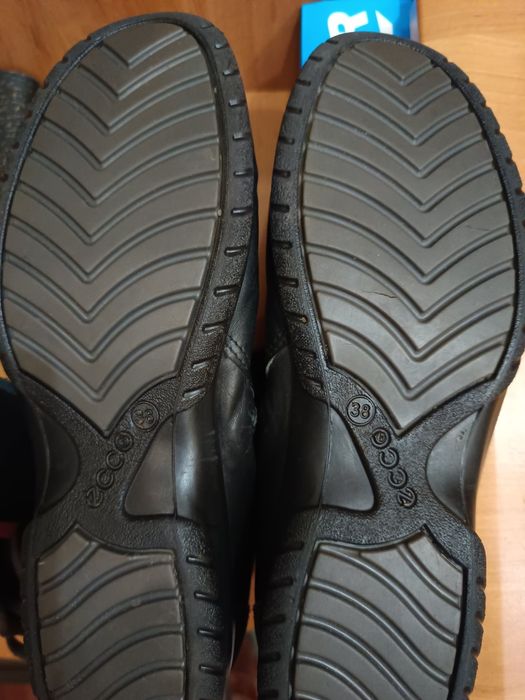 Продам полусапожки женские ECCO