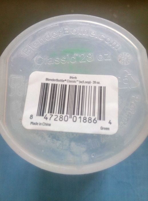 СЕРТИФІКОВАНИЙ шейкер iHerb BlenderBottle® Classic™ 28 oz