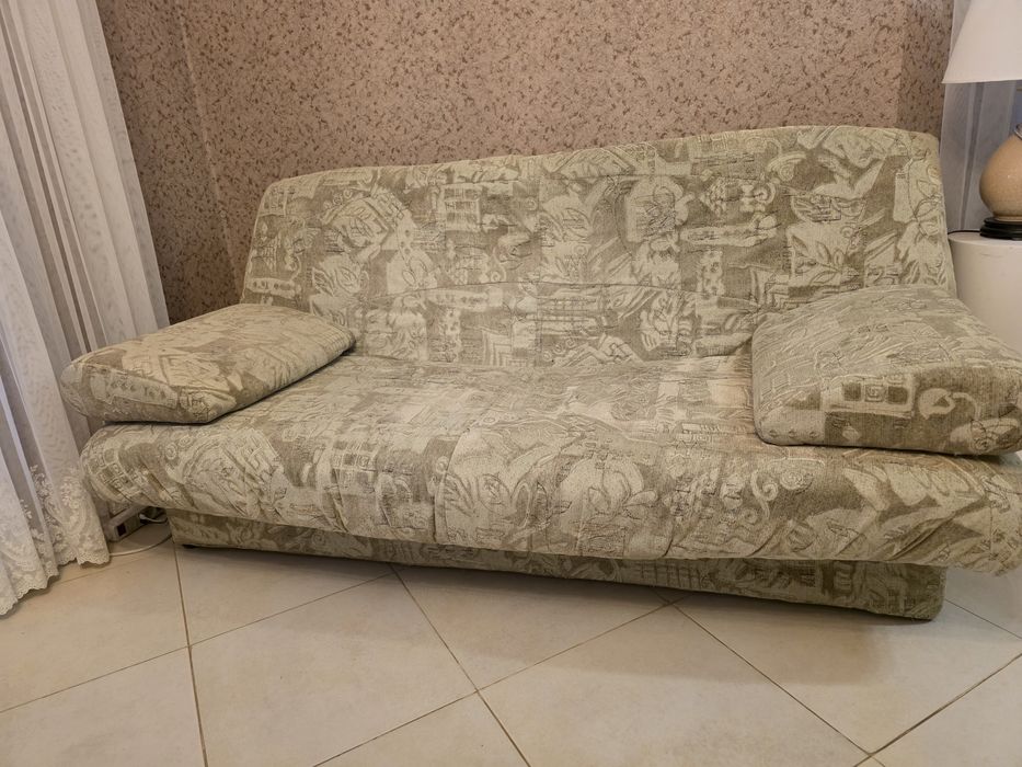 Продам диван вживаний