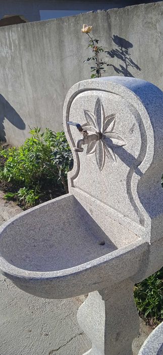 Lavatório em granito amaciado