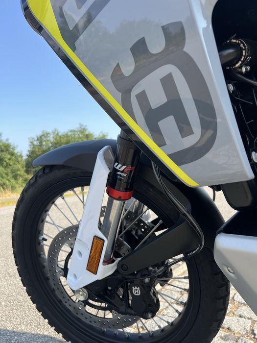 Husqvarna Norden 901 só 856 km 2024