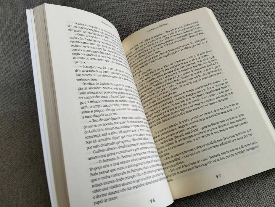 Livro "A sombra do templário" de Núria Masot