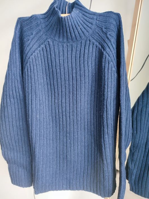 Жіночий светр темно синій