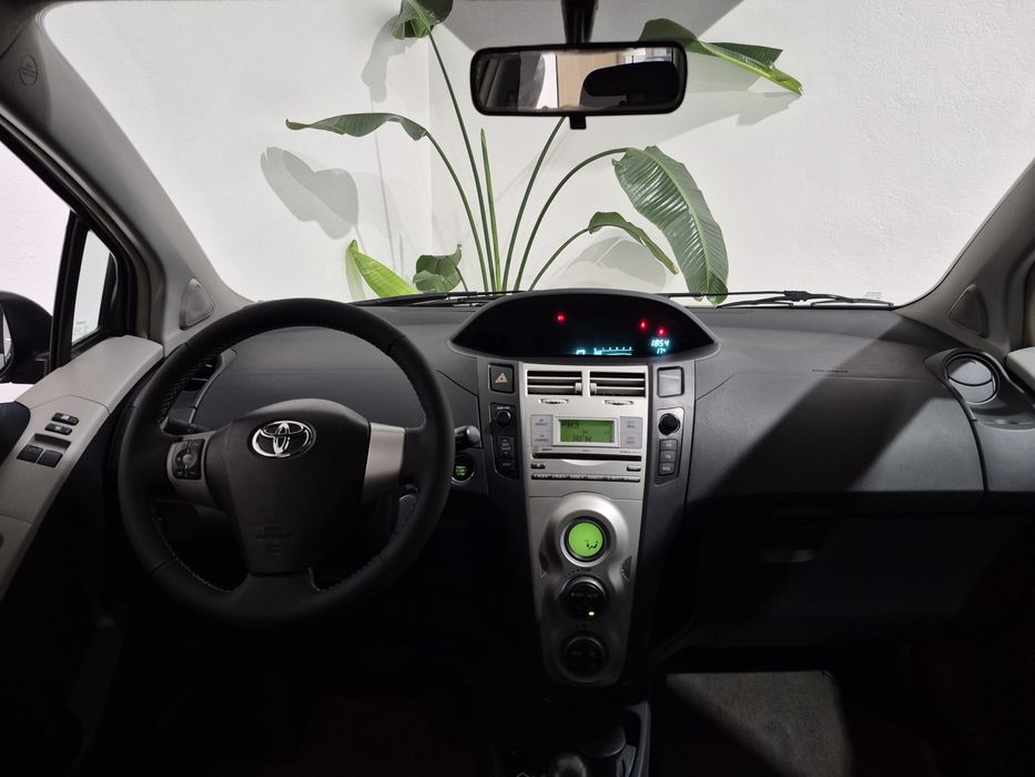 Toyota Yaris 1.4D-4D - AUTOMÁTICO | GARANTIA | NACIONAL