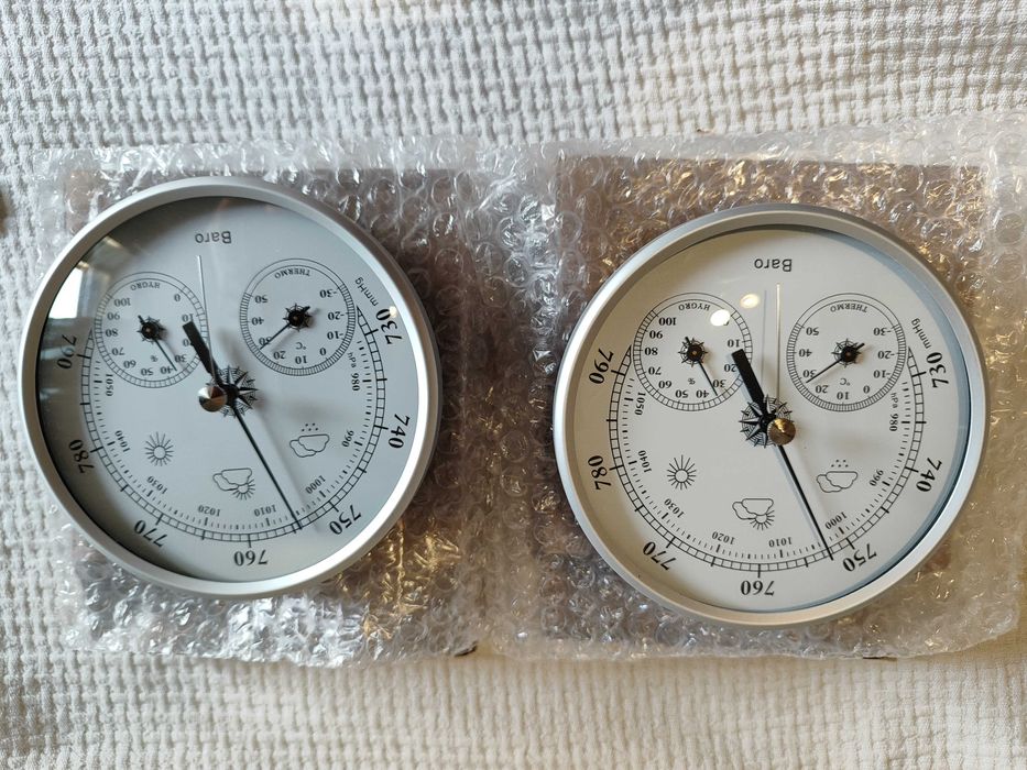 Метеостанция с барометром,гигрометром, на сувенир или подарок.