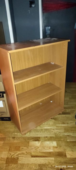 2 szafki z półkami