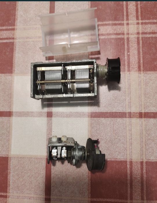 Конденсатори змінної ємності