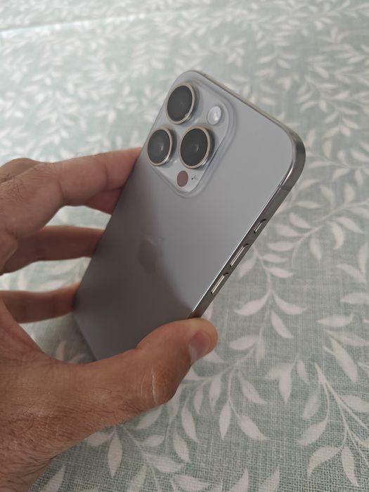 iPhone 15 Pro - 256GB