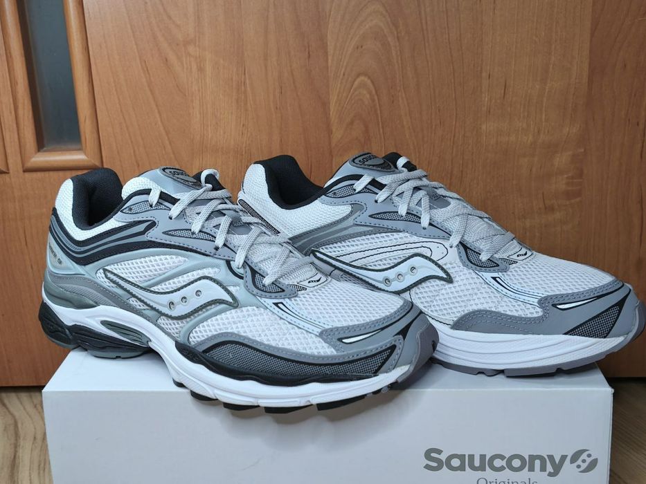 Оригінал. Нові кросівки Omni 9