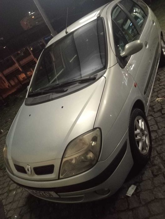 Vendo Renault Scénic 1.9, ano 1999, bom estado geral.