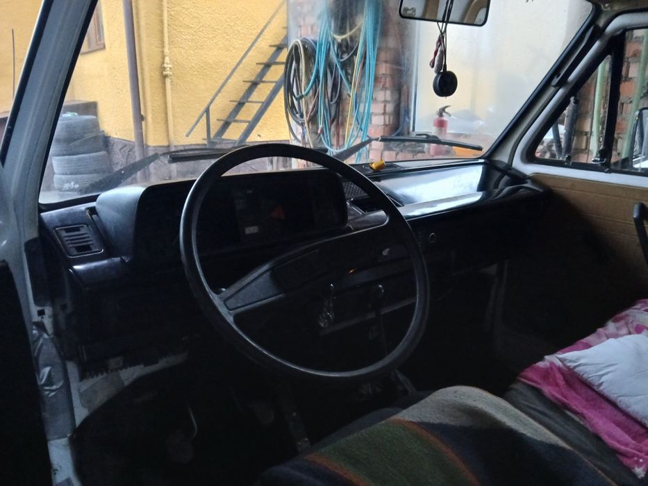 Бус VOLKSWAGEN TRANSPORTER 1.6 дизель в хорошому стані