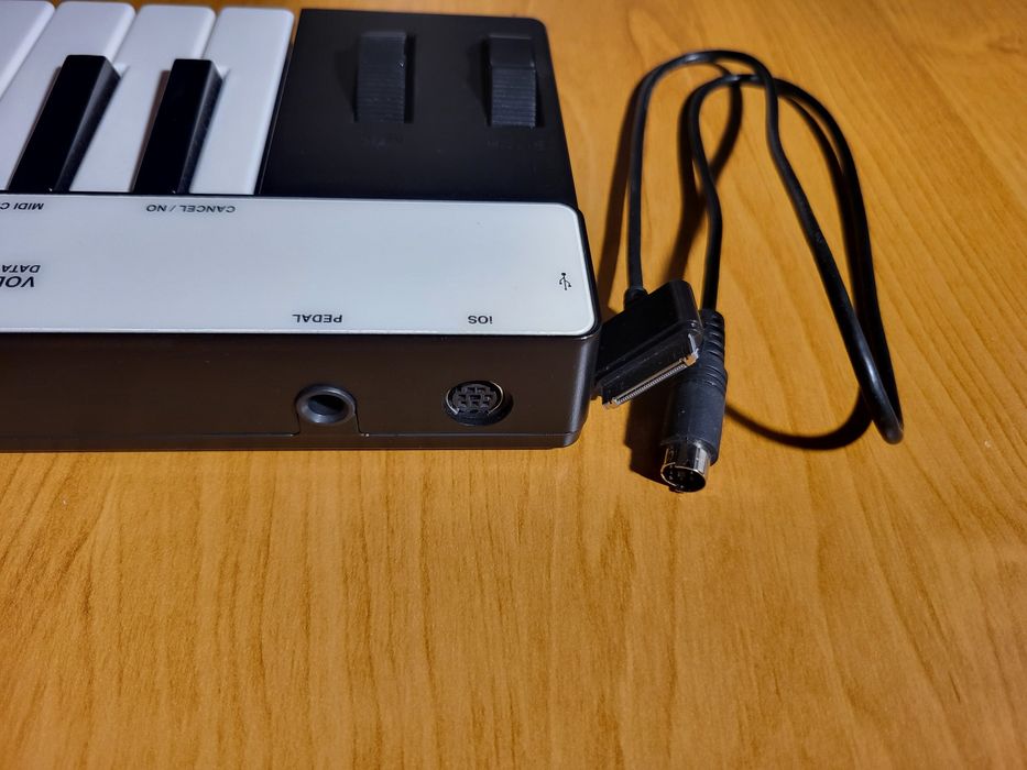 MIDI-клавіатура IK Multimedia iRig Keys