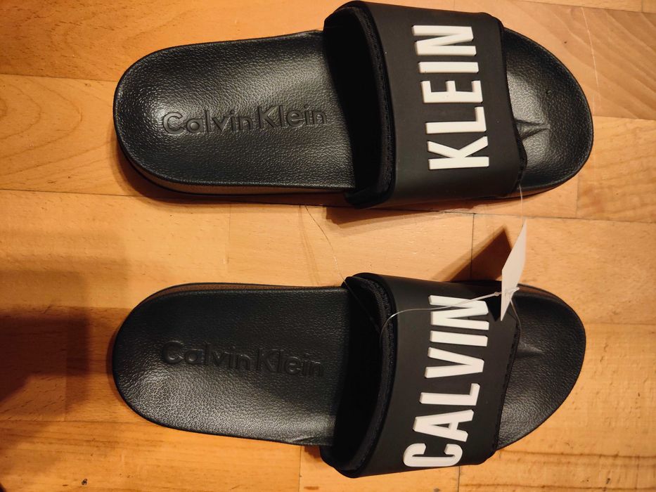 Sprzedam klapki Calvin Klein w rozmiarze 41