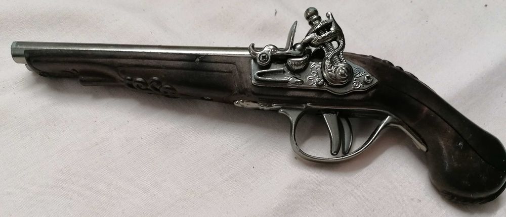 Pistola antiga decorativa