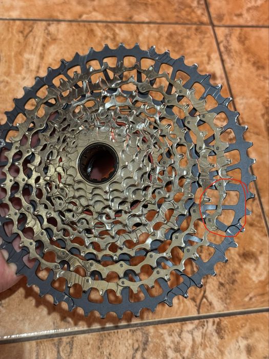 Kaseta SRAM Rival XPLR XG-1351 E1,13spt+ Kaseta GX Eagle XS-1275 12- rzędowa 10-52