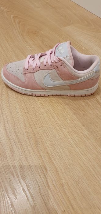 Vendo ténis da nike n°36.  Edição limitada.