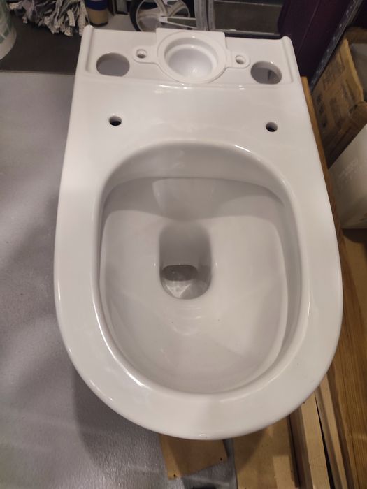 Kompakt Roca WC Rimless