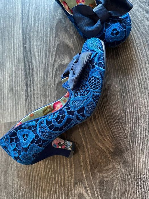 Irregular Choice mutiny razzle dazzle lace blue szpilki kokardka