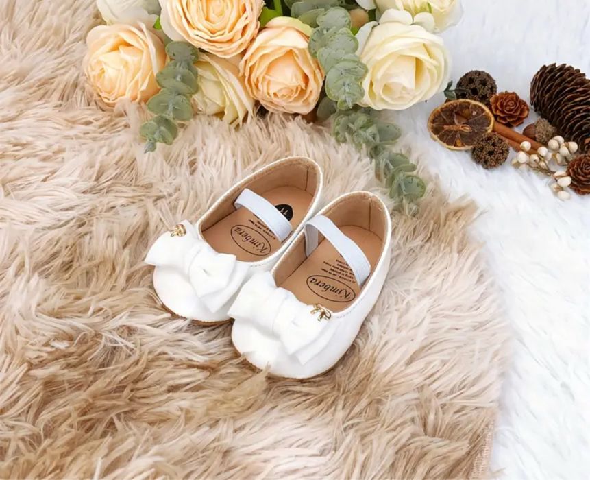 Туфлі дитячі білі розмір 12 ( довжина стопи 11.8 см)