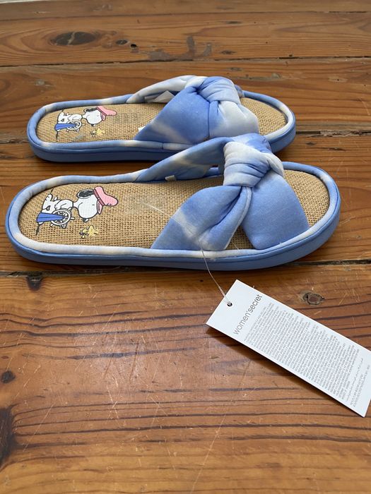 Chinelos azuis e bamboo NOVOS