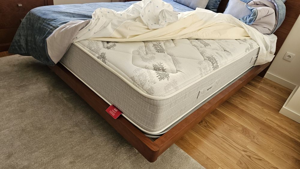 Mobilia quarto 140cm + colchao NOVO